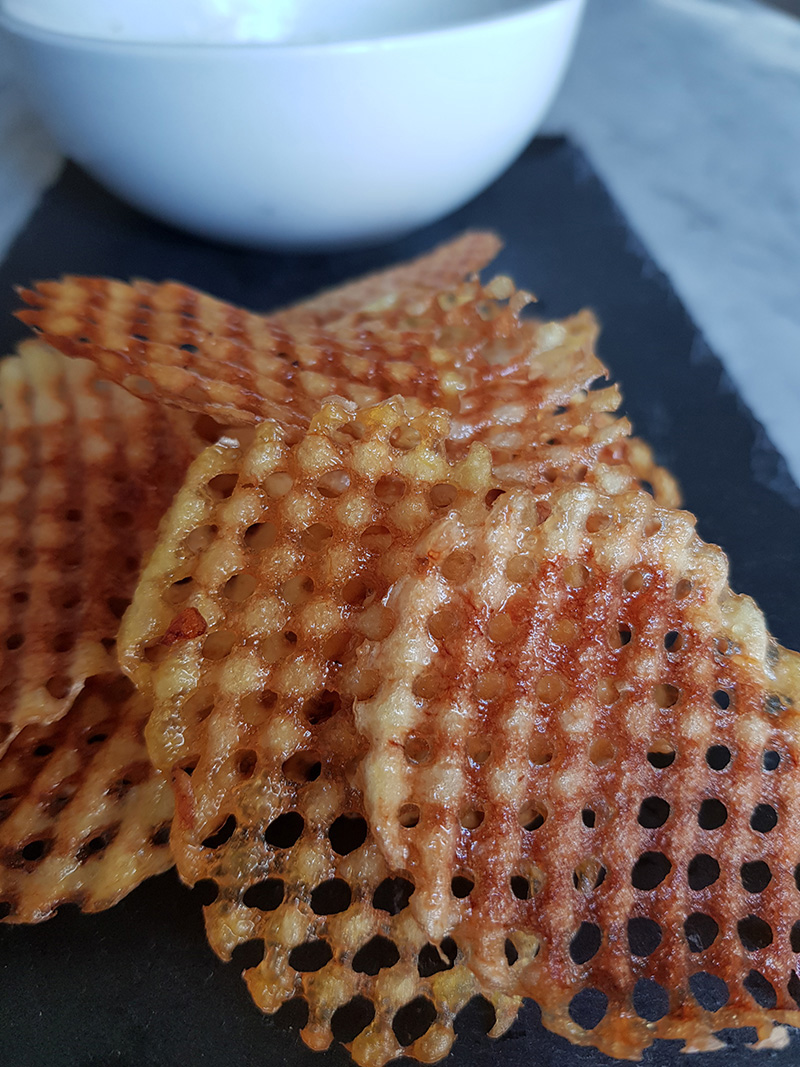 Mirandolina in Cucina prepara la ricetta delle Patate Goffrate