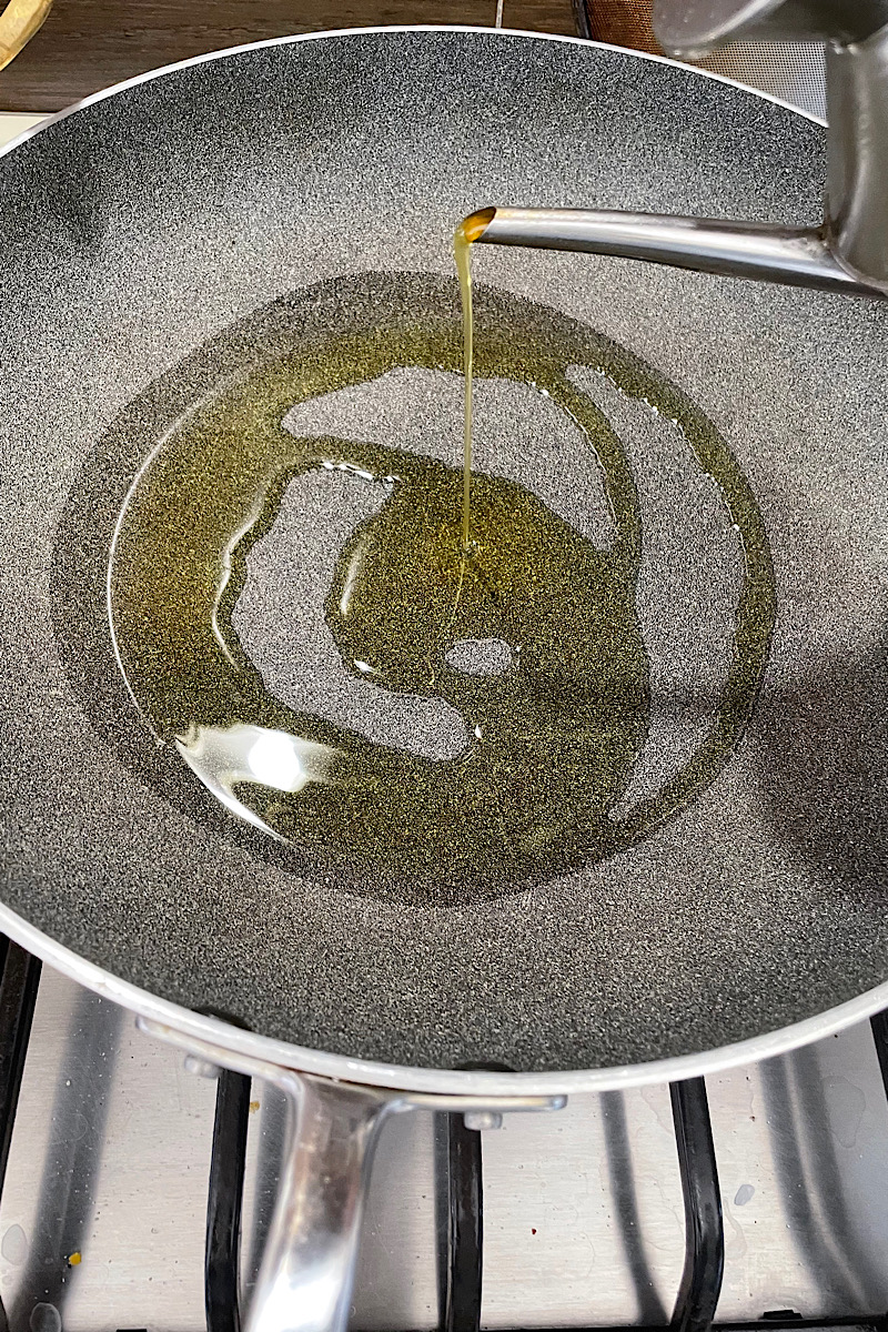 padella con olio