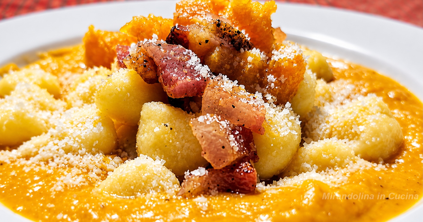 gnocchi-di-patate-su-crema-di-zucca